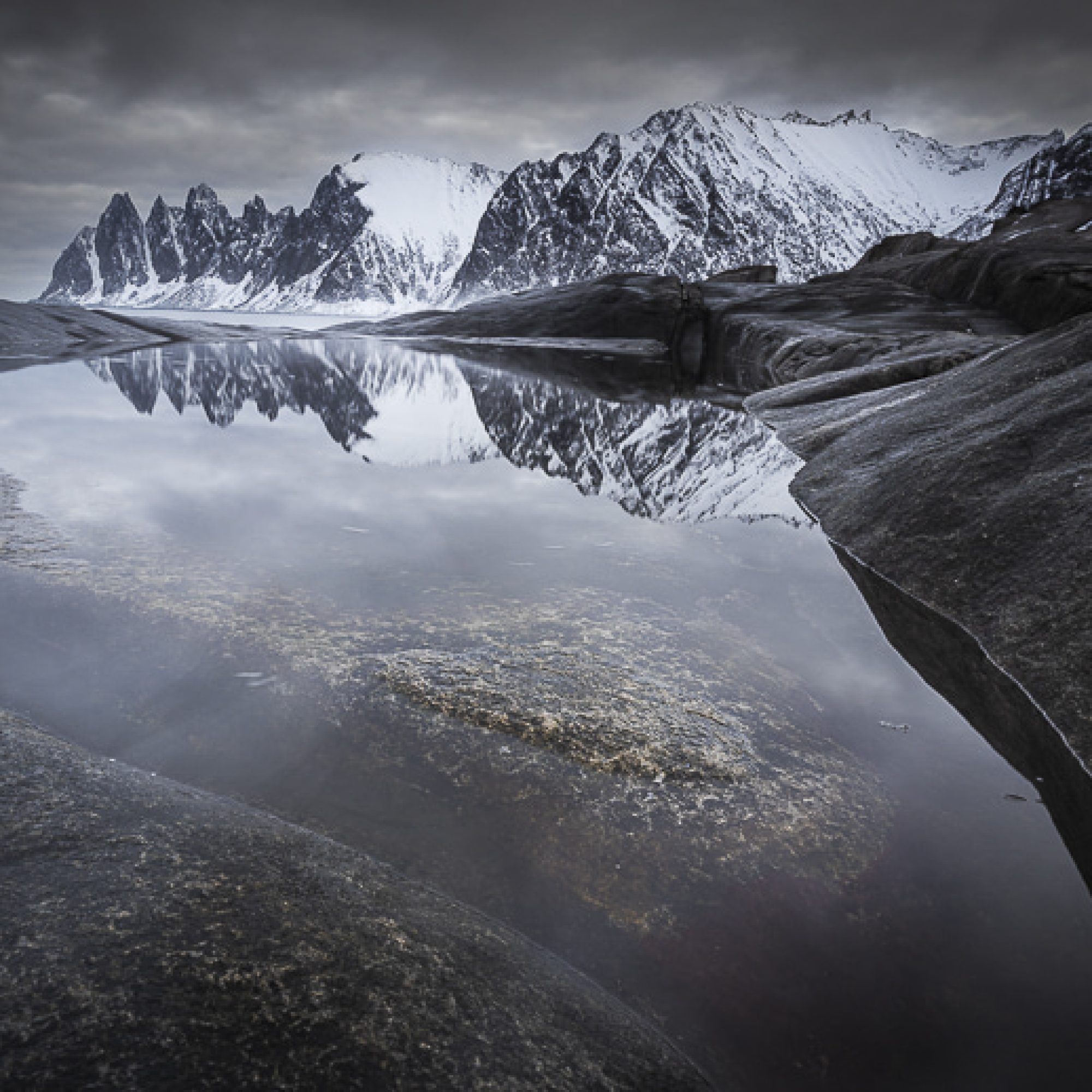 fotografiereis-senja-noorwegen-winter-noorderlicht-travelmarks-photography-bergen-noorse-huisjes-devils-jaw-ongerepte-natuur-hidden-gem-32