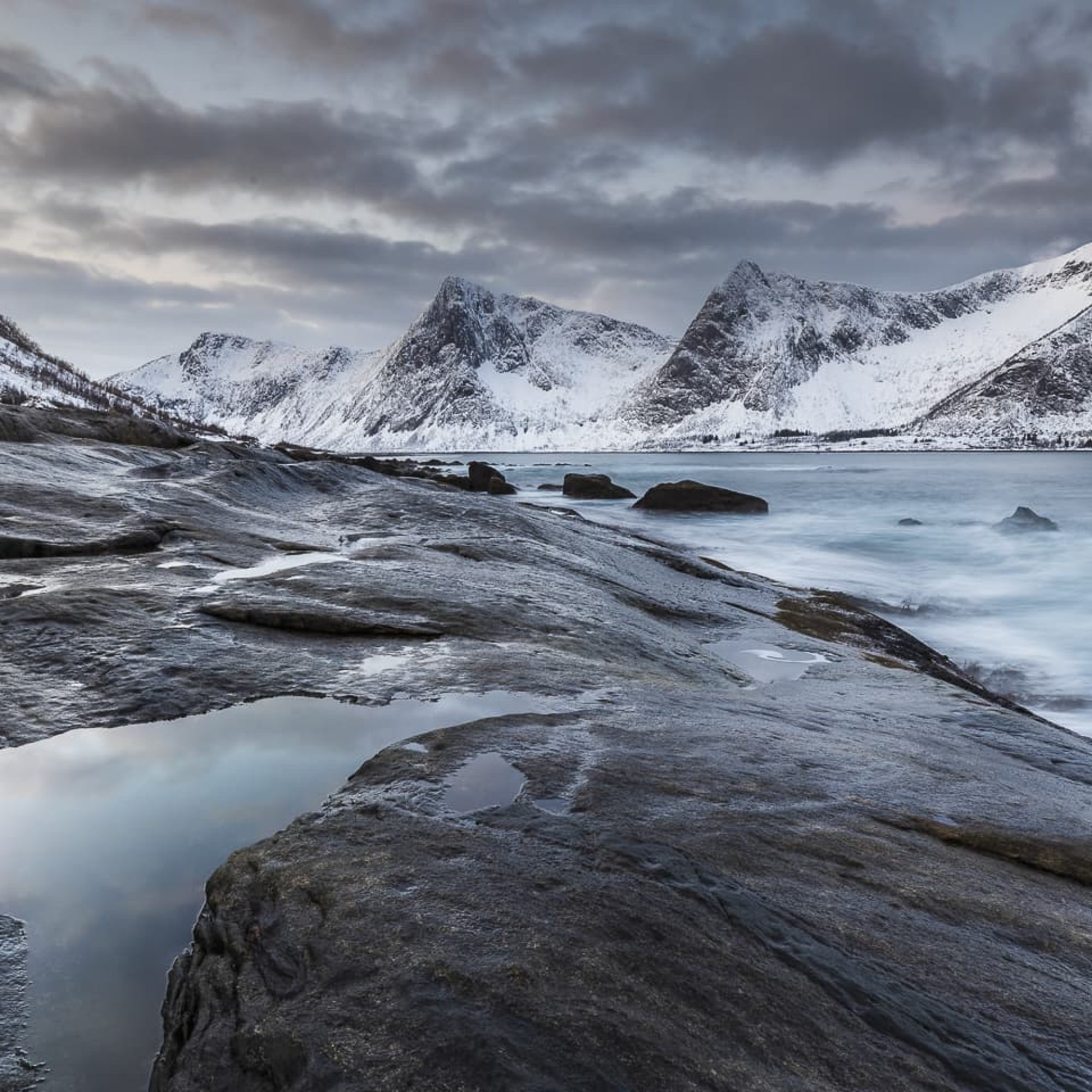 fotografiereis-senja-noorwegen-winter-noorderlicht-travelmarks-photography-bergen-noorse-huisjes-devils-jaw-ongerepte-natuur-hidden-gem-5