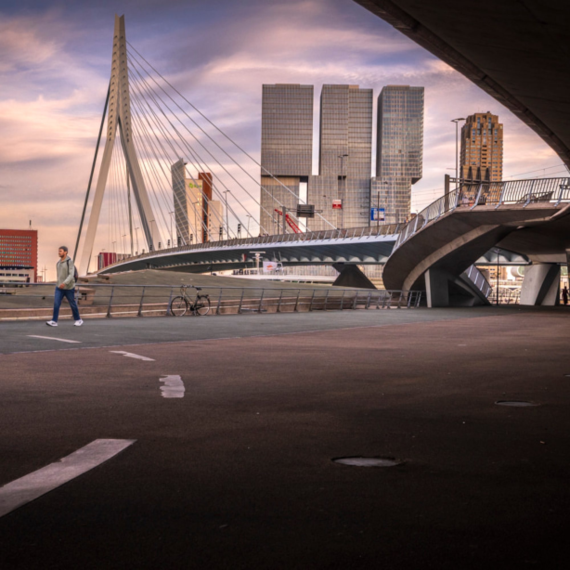 travelmarks-photoghraphy-workshop-fotografie-dag-rotterdam-vuurwerk-straat-erasmusbrug-kop-van-zuid-wereld-haven-dagen-4